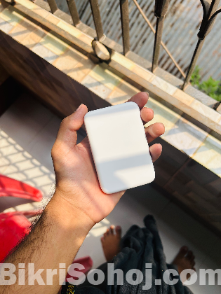 Wireless power bank + charger comboo